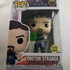 Funko Pop! Marvel Studios Doctor Strange Glows in the Dark #1039 Vinyl Figure